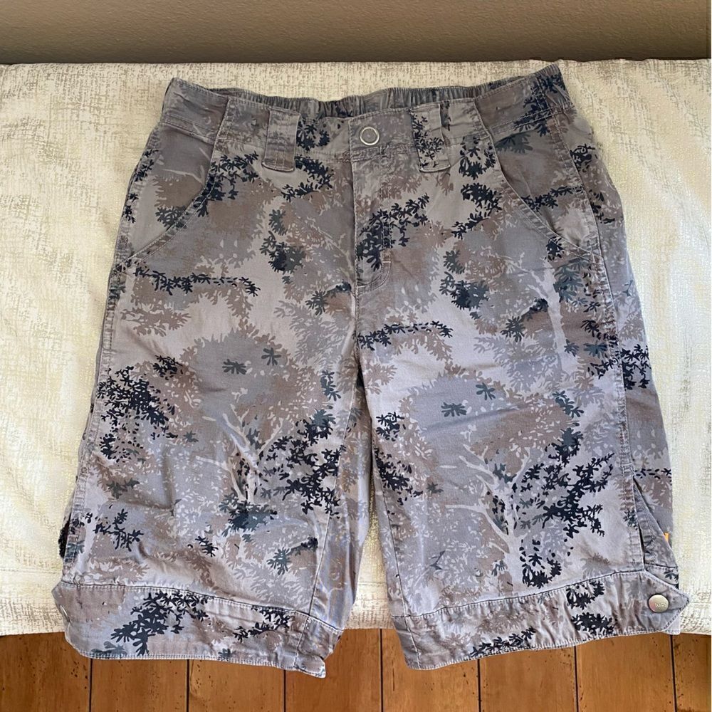 Lucy Gray/Black Camo Tree Pattern Cargo Hiking Outdoor Camping Shorts XS VGUC!